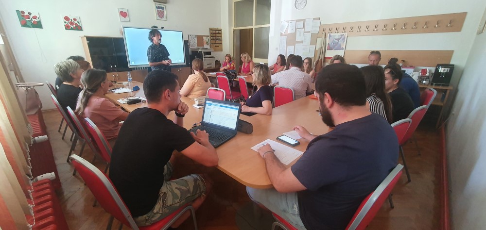 Otvoreni susret sa korisnicima iz lokalne zajednice Gvozd